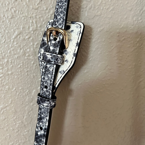 Marc Jacobs E-Shutter Snake Embossed Leather Crossbody Bag - Picture 6 of 10